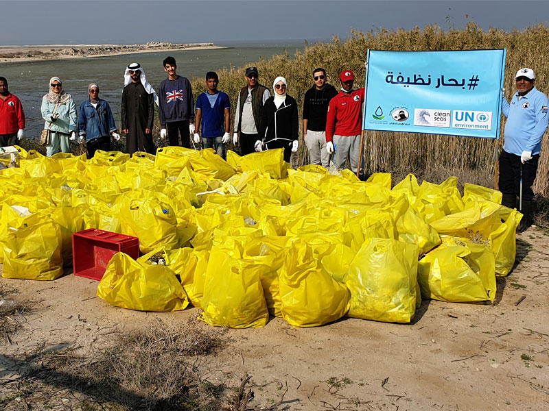 رفع المخلفات من ساحل المستشفيات
