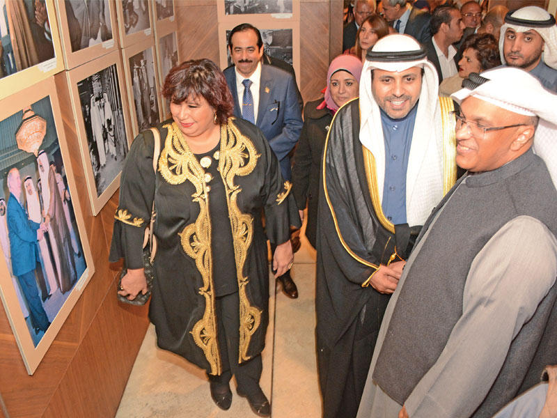 الجبري ووزيرة الثقافة المصرية إيناس عبدالدايم وإبراهيم المليفي 