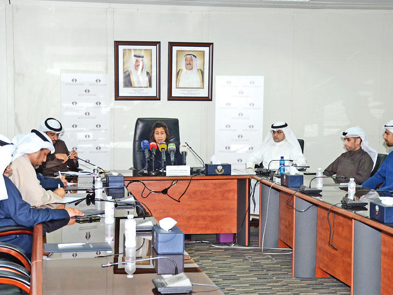 بن ناجي خلال المؤتمر الصحافي أمس (تصوير ميلاد غالي)