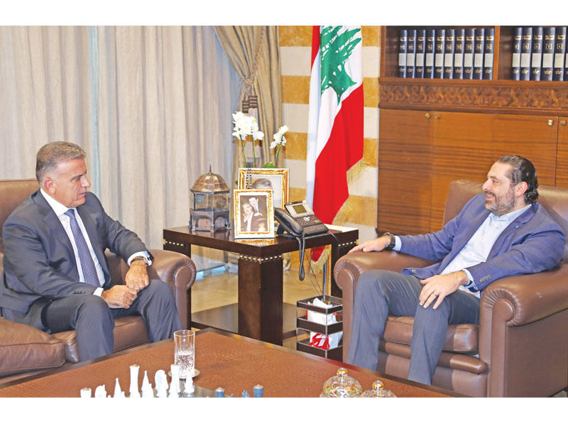 الحريري مستقبلاً اللواء إبراهيم في السراي الحكومي أمس (دالاتي ونهرا)