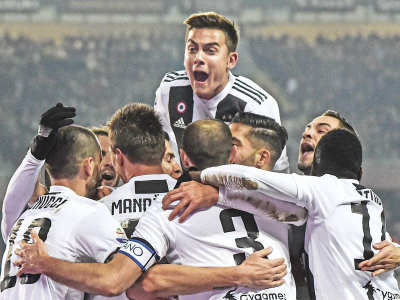 فرحة لاعبي اليوفي خلال المباراة السابقة 