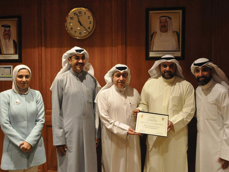 بوشهري مكرماً الجمعيات