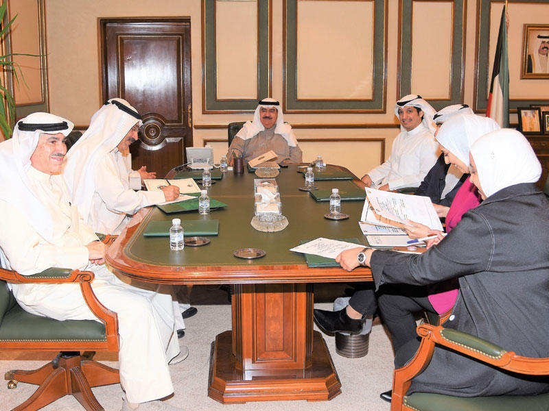 المهنا خلال لقائه وفد هيئة الشباب