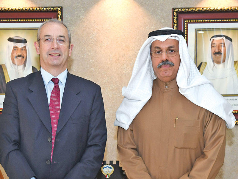 النواف مستقبلاً دافنبورت أمس