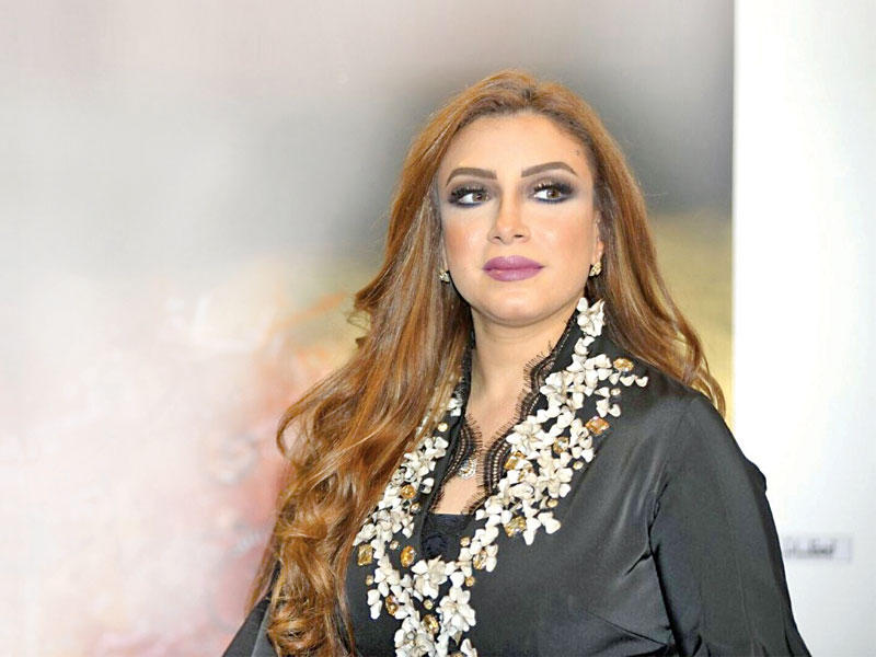  الفنانة مها المنصور