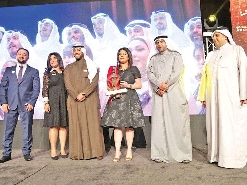 دانة الجاسم خلال تسلم الجائزة