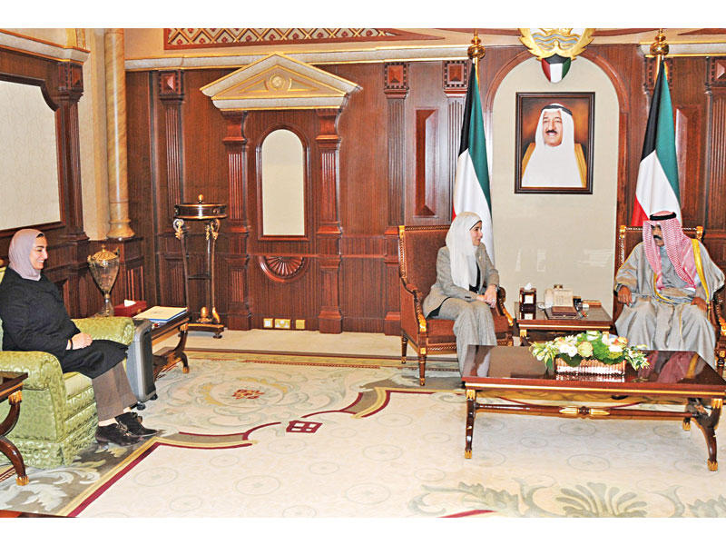 ولي العهد مستقبلا بوشهري والشهاب أمس