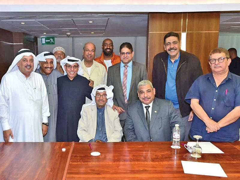 المشاركون في جلسة وفاء للراحل صقر الرشودn