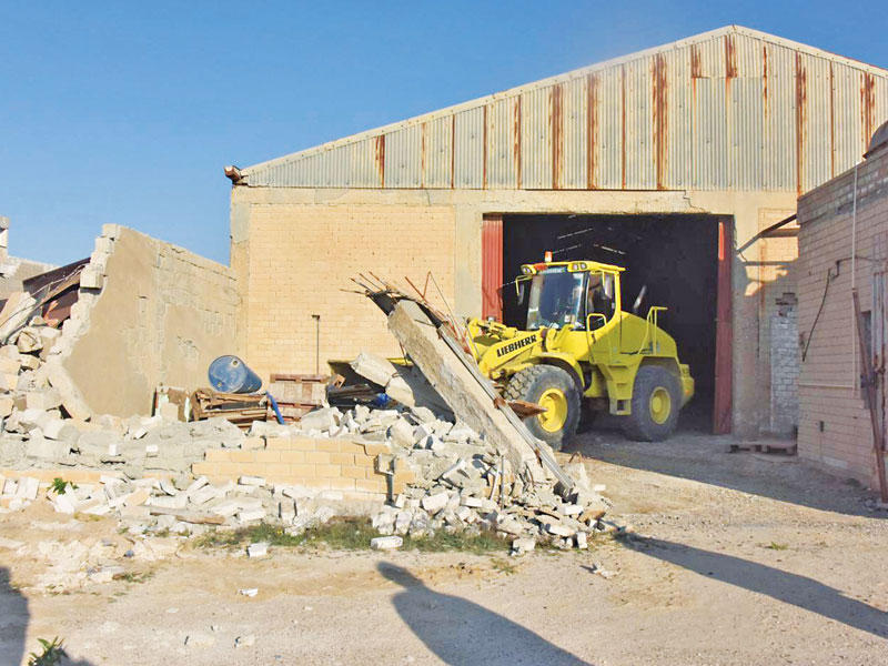 جانب من ازالة القسائم الصناعية