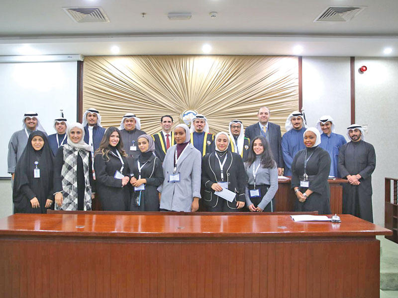 لقطة تجمع الطلبة المشاركين في المسابقةn