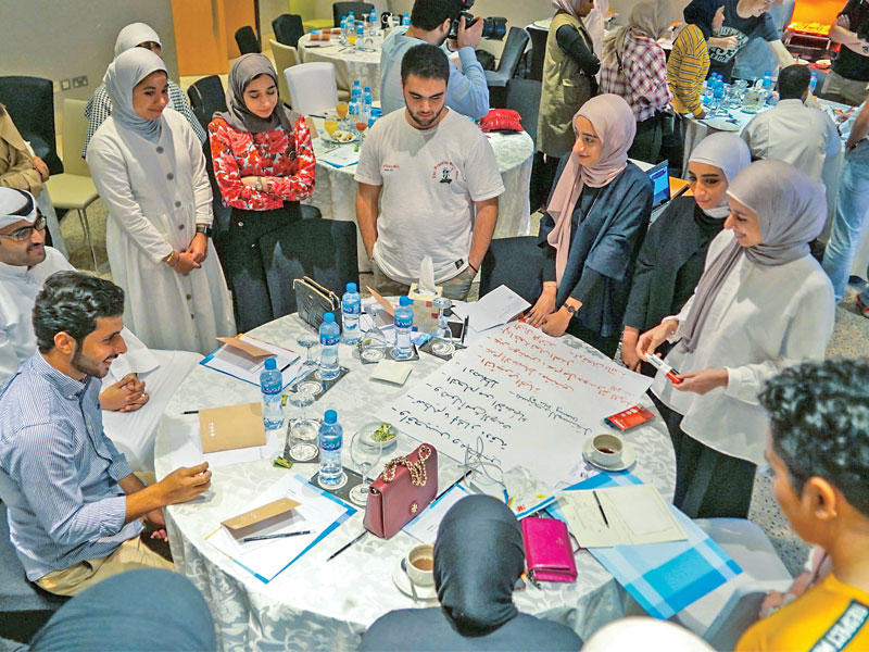 مشاركون في البرنامج التدريبي لـ «لوياك»