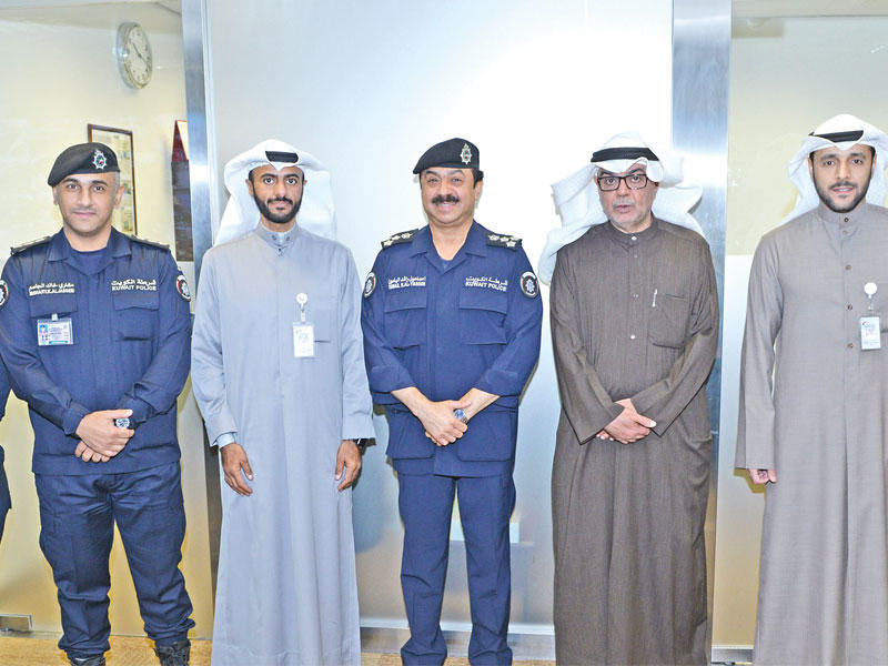 الياسين والجاسم والعتيبي مع مسؤولي «بوبيان» 