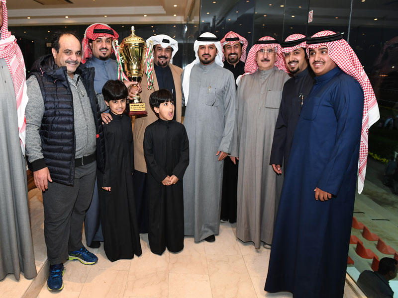 الدبوس والكندري يتوجان اسطبل الحمدان بكأس النادي