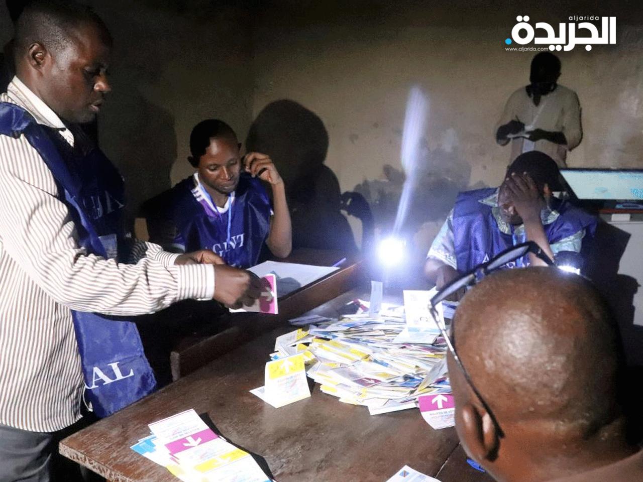 جانب من عملية فرز الاصوات