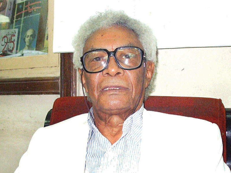  الكاتب المصري عبدالوهاب الأسواني