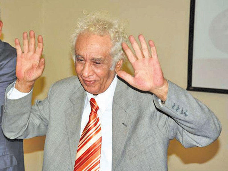 الناقد والمترجم السيد إمام