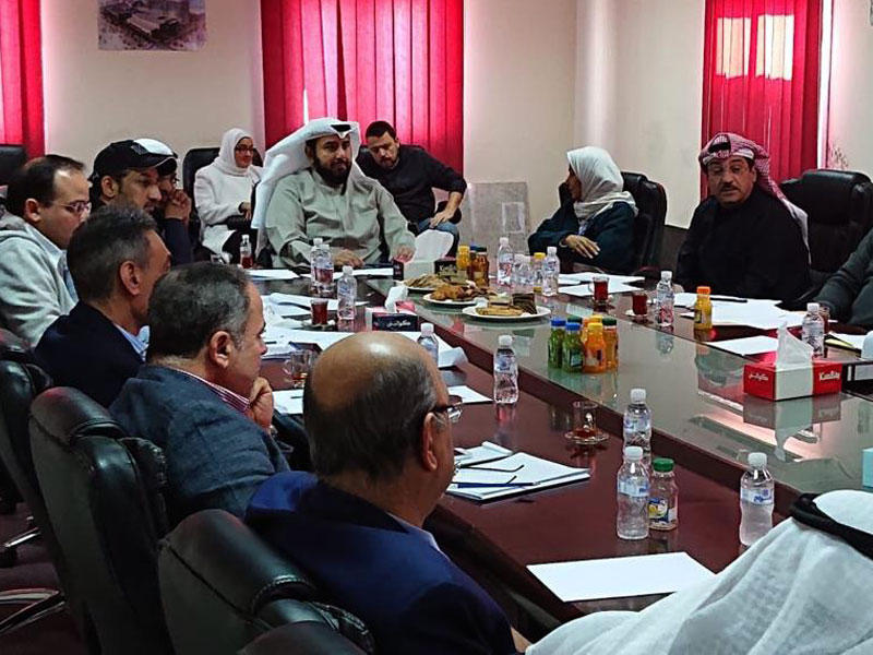 وزير الصحة مترئساً الاجتماع 