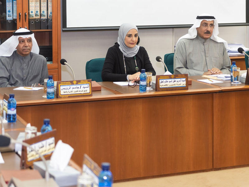 جانب من اجتماع «الموارد البشرية»
