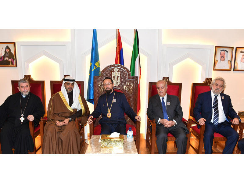 ممثل الأمير مشاركاً في قداس الميلاد أمس