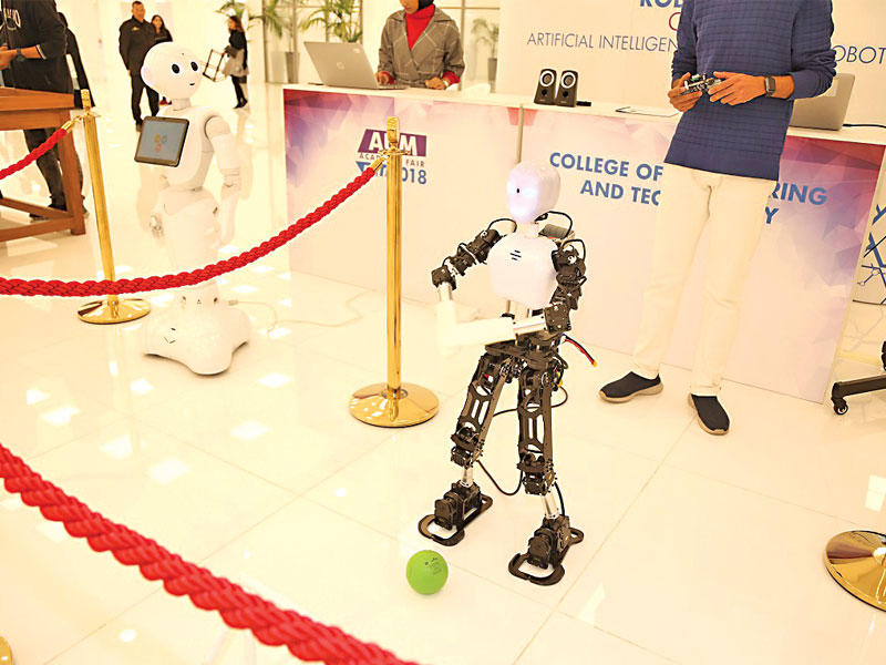مشروع لأحد الروبوتات في المعرض