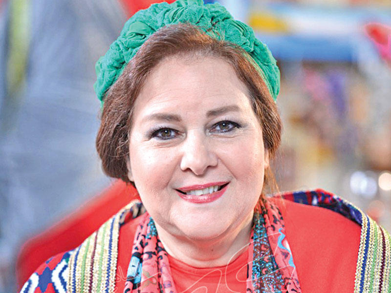 الفنانة دلال عبدالعزيز