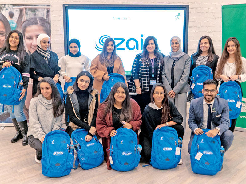 متطوعات «لوياك» خلال زيارة «زين»