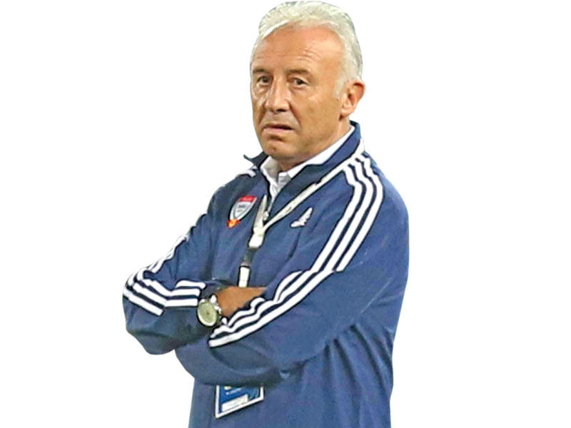 زاكيروني مدرب الاماراتn