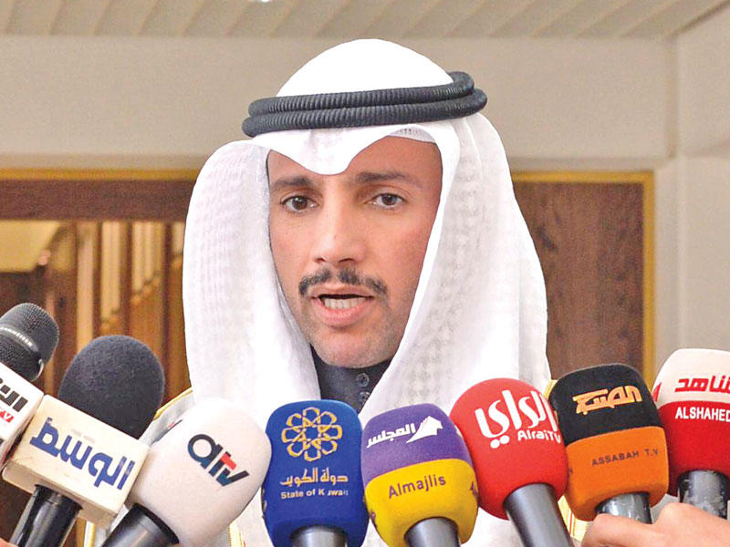 الغانم متحدثاً إلى الصحافيين    (تصوير عبدالله الخلف)