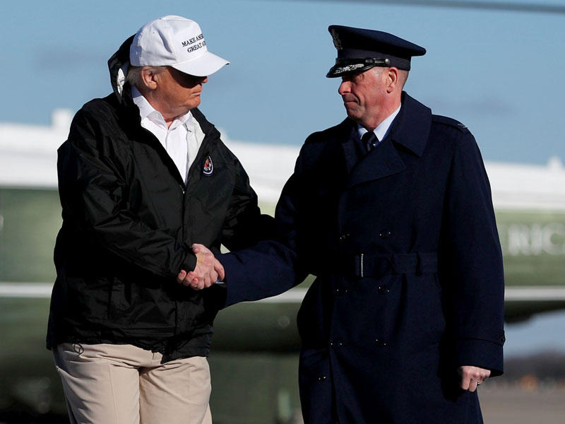 اصطحب الرئيس الامريكى دونالد ترامب من مارين وان اثناء مغادرته فى زيارة لمنطقة الحدود الجنوبية الامريكية فى ولاية تكساس