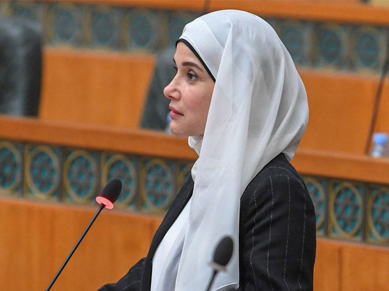 وزيرة الأشغال العامة وزيرة الدولة لشؤون الإسكان د. جنان بوشهري