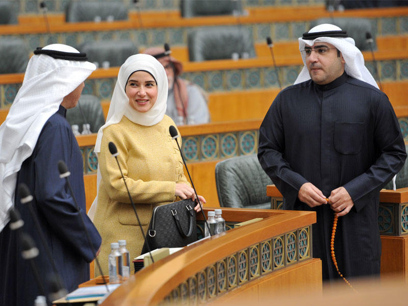 وزيرة الاشغال العامة وزيرة الدولة لشؤون الاسكان د. جنان بوشهري