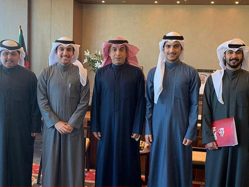  العازمي متوسطا اعضاء الاتحاد