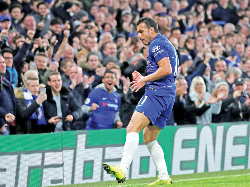 بيدرو نجم تشلسي يحتفل بهدفه في مرمى نيوكاسل