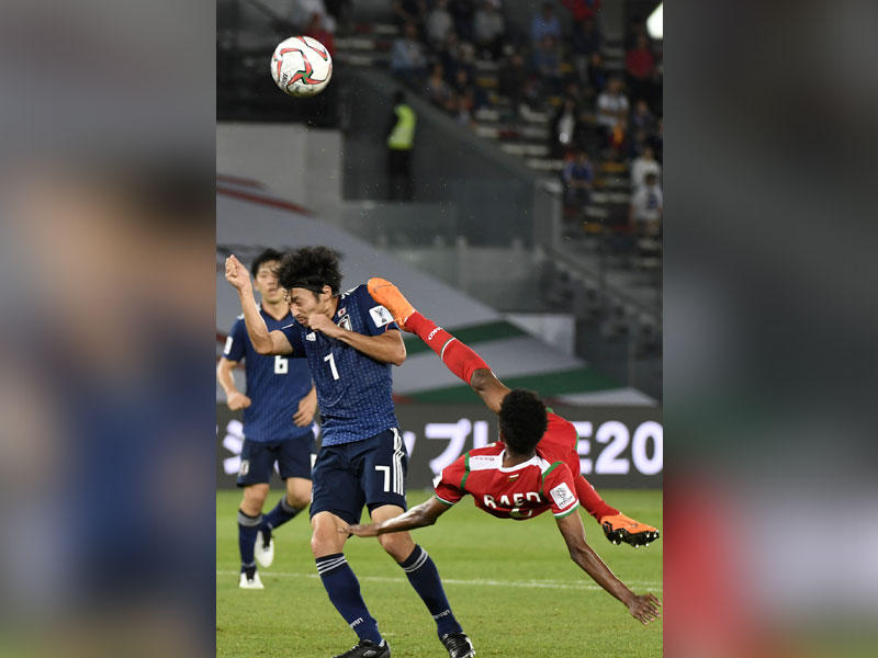 جانب من مباراة اليابان وعمان
