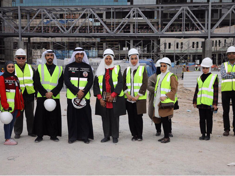 فريق «التخطيط» خلال الزيارة