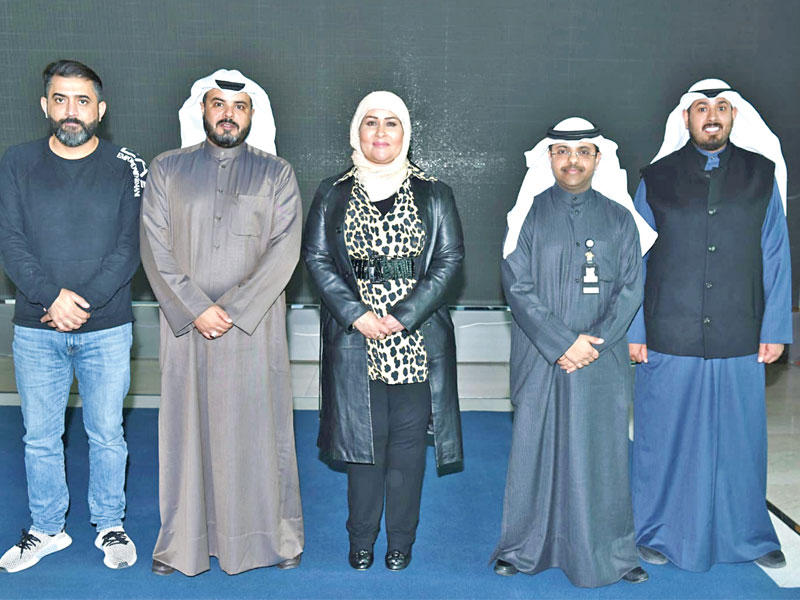 الشيخة تماضر الصباح والمهندس نواف الشرهان عقب الحلقة النقاشية