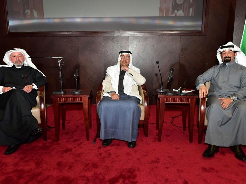 عبدالعزيز السريع متوسطاً الهندال والرجيب