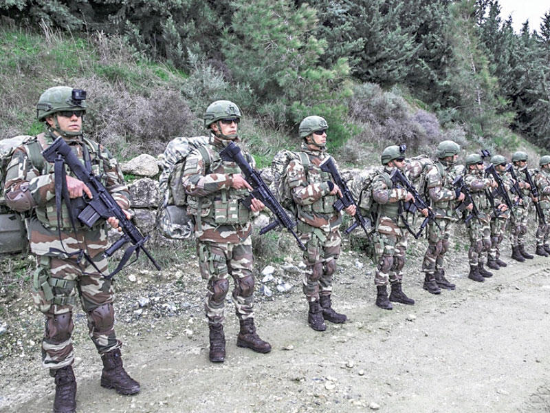 مناورات عسكرية تركية مقابل سورية أمس