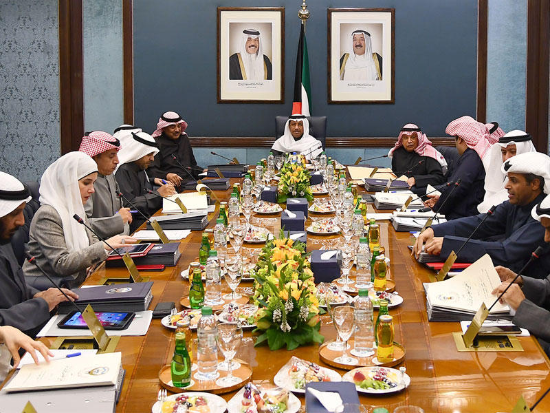 المبارك مترئساً اجتماع مجلس الوزراء أمس