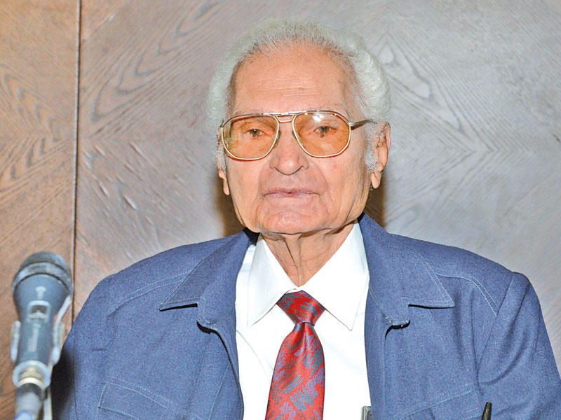 المترجم شوقي جلال