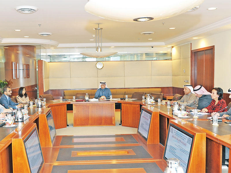 القطامي مترئسة اجتماع لجنة المالية والاستثمار أمس