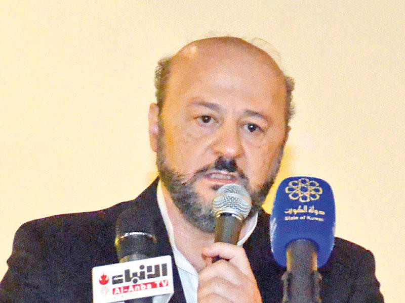 الوزير رياشي متحدثاً خلال الحفل