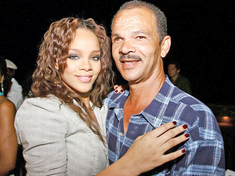 ريانا مع والدها