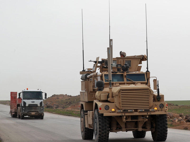 دورية أميركية على طريق تل تمر في محافظة الحسكة أمس t(أ ف ب)n