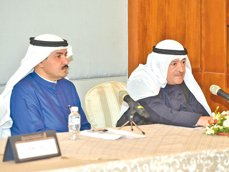 فخر الدين والعتيبي خلال الندوة