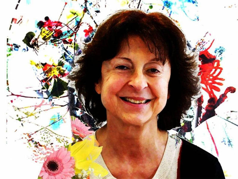 الإعلامية والروائية مي منسى