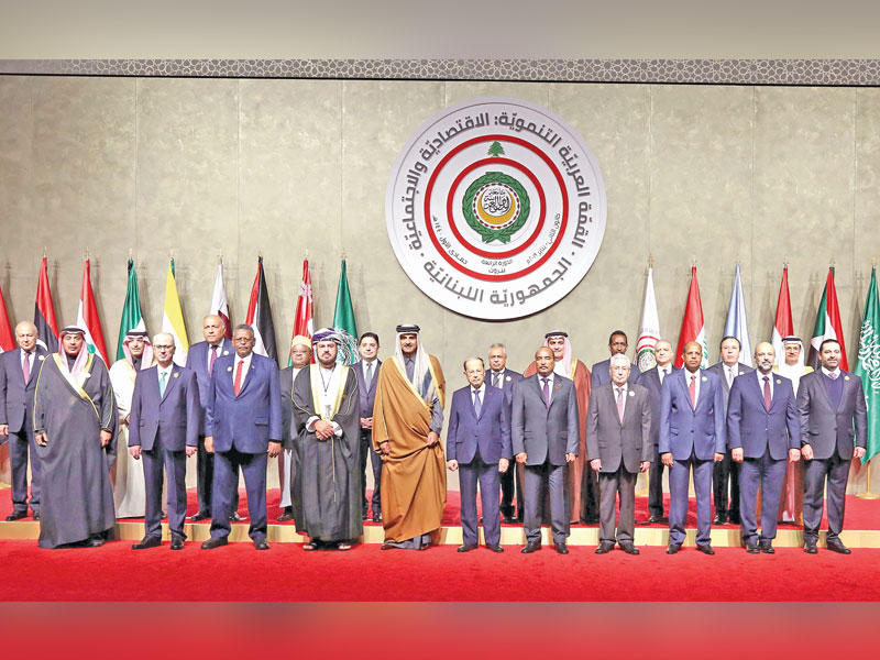 لقطة تذكارية للمشاركين قي القمة العربية التنموية الاقتصادية في بيروت أمس (أ ف ب)