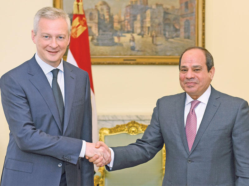 السيسي مستقبلاً وزير الاقتصاد الفرنسي في القاهرة أمس الأول  (الرئاسة المصرية)