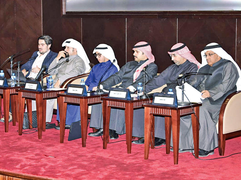 المشاركون في احتفالية مؤتمر الأدباء العرب