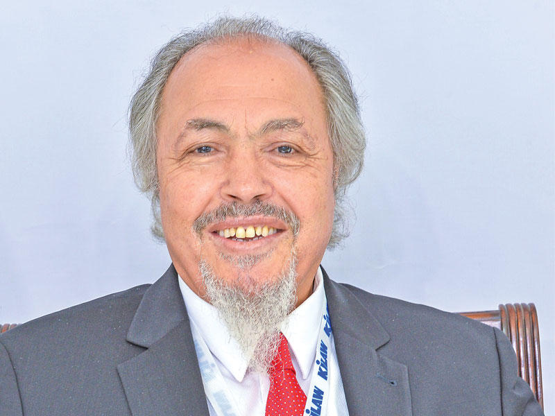 أستاذ القانون الجنائي في الكلية د. هادي شلوف